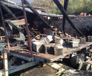 Fiamme in una tettoia a Rivera: sospetto ipotesi dolosa