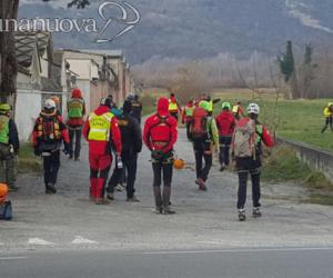 Escursionista scivola e precipita nel dirupo