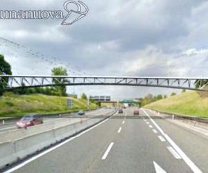 In bicicletta sopra la tangenziale