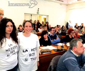 Sulla scuola Neruda tensione alle stelle