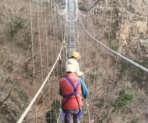 Ponte tibetano e nuova via ferrata: è la volta buona