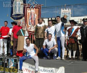 Bis biancoazzurro al Palio, Santa Maria domina la corsa