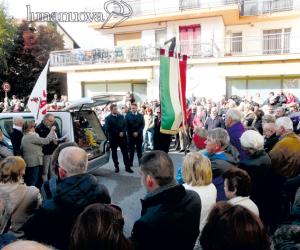 «Emilio, ci hai fatto un brutto scherzo»: l'addio al cacciatore No Tav