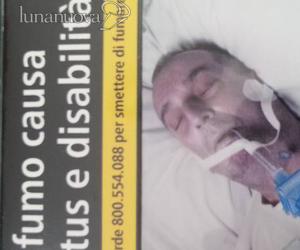 Orbassano, la foto del padre in ospedale per la campagna antifumo 