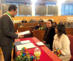 Grugliasco, fiori d'arancio in municipio per la sposa trans