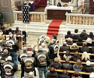 Villarfocchiardo: il rombo dei bikers per l'ultimo abbraccio a Alessandro Gino