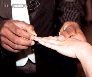 Orbassano, 50enne italiana sposa 30enne nigeriano: ma il matrimonio salta