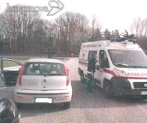 Orbassano, ambulanza bloccata da due automobilisti: paziente salvato