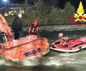 Chiusa S.Michele: con l'escavatore a mollo nella Dora, portato in salvo