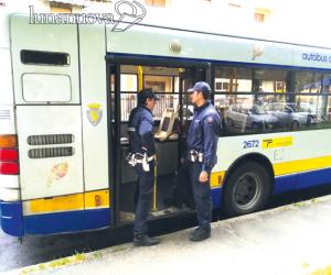 Collegno, facevano razzie di portafogli sul 36: arrestati tre borseggiatori