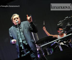 Gli Einsturzende Neubauten al Flower Festival 
