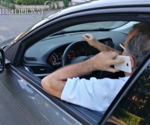 REDAZIONE IN PIAZZA Telefono al volante? Sì alle punizioni severe 