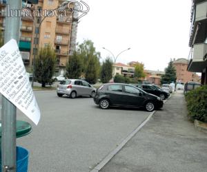 Collegno, caccia al ciclista pirata: travolge una donna e la manda all'ospedale