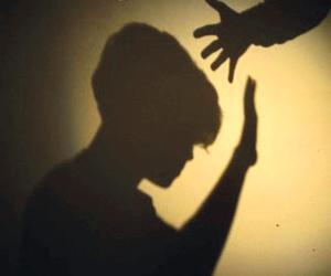 Abusa del bambino vicino di casa: condannato a 7 anni di carcere
