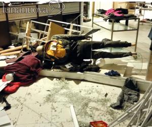 Rosta, spaccata "con sterzata" nella notte al negozio di abbigliamento Boetto