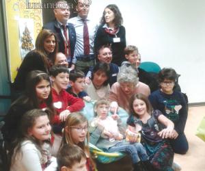 Vaie: l'albero di Sofia regala 500 euro alla scuola primaria