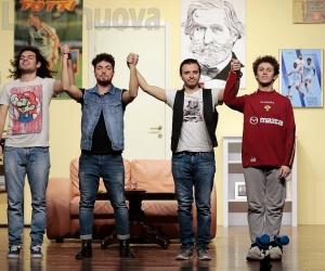 Ho adottato mia fratello: una ‘sit-com’ dal vivo