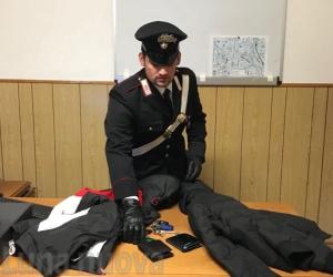 Sauze d'Oulx: rubava portafogli e giacche tra gli sciatori, arrestato