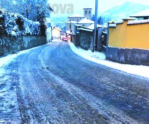 Rivoli, auto come proiettili lungo corso al Castello