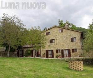 Un bed&breakfast in Umbria, la fuga per la vittoria di due fratelli di San Didero