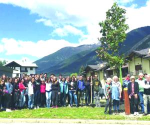 L'Albero dei giusti entra a scuola al Des Ambrois di Oulx