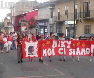 Alpignano: in 200 alla fiaccolata per Michele