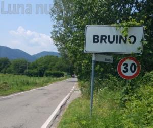 Rivalta, la pista ciclabile è trascurata: «Pericolo cadute»