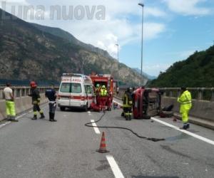 Venaus: tamponamento sull'A32, un ferito grave