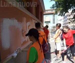 Collegno, Piazza Ragazzabile pulisce insieme ad una multinazionale