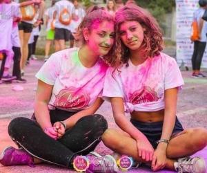 Bardonecchia, di corsa vestiti soltanto di colori