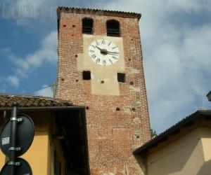 Rivalta, l’orologio della torre perde i colpi: interviene la Città