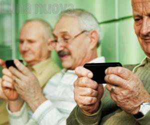 Collegno, corsi di smartphone e social media all'Unitre