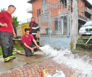 Avigliana, pioggia torrenziale: 40 interventi in una notte