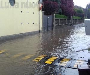Orbassano, pioggia e traffico: in via Genova tra rabbia e paura