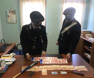 Villarfocchiardo: soldi e documenti falsi, due arresti