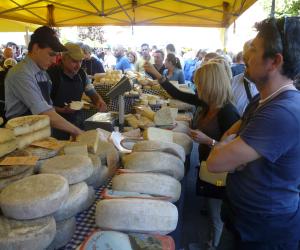 Condove, via al lungo week-end al sapore di Toma