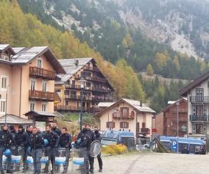 Claviere: migranti, alta tensione alla frontiera