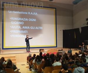 Orbassano, Ghidini: «Ragazzi, vi racconto perché la vita è bella»