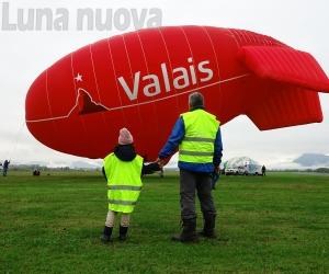 Collegno, la pioggia non lascia a terra i dirigibili