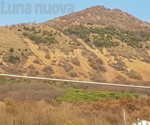 Almese: rimossa parte della scritta No Tav sul Musinè