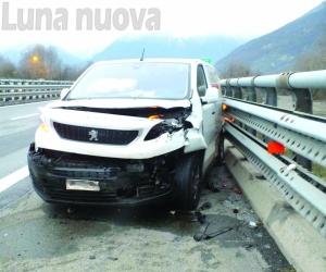 Provoca l'incidente e scappa, preso alla frontiera del Frejus