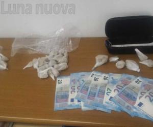 Grugliasco, la signora spacciava con l'autista