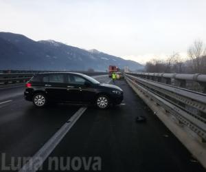 Asfalto ghiacciato, paurosa carambola in autostrada