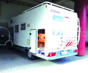 Tenta di espatriare col camper rubato, fermato al Frejus