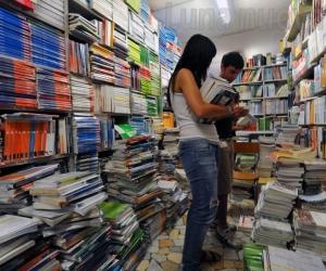 Collegno, il palazzetto ospita il primo salone del libro scolastico