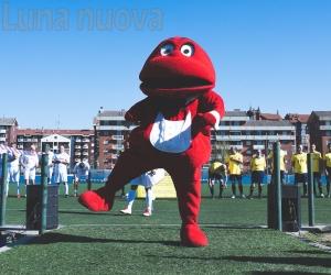 Grugliasco, le star della tv fanno beneficenza sul campo da calcio