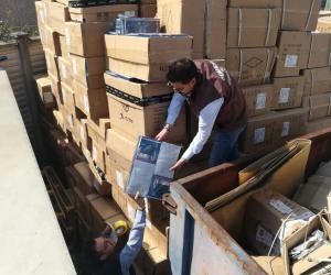 Maxi sequestro di giochi pericolosi in depositi cinesi
