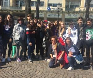 Rivoli, tre piazze piene di ragazzi pronti ad ogni emergenza 
