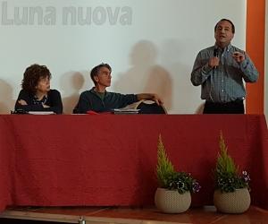 Applausi scroscianti a Venaus per Mimmo Lucano, il sindaco dell'accoglienza 