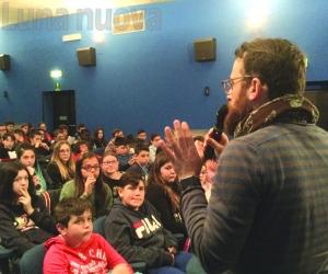 Condove, migranti e impegno: scuole a dibattito con Marco Rizzo